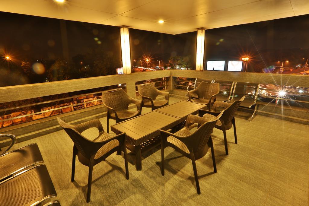 Hotel Kabir Ахмедабад Екстер'єр фото