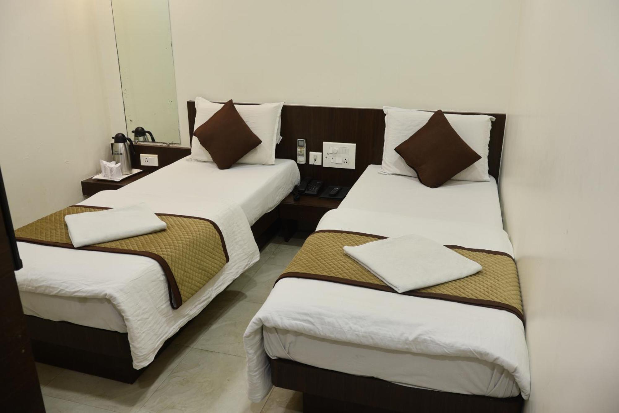 Hotel Kabir Ахмедабад Екстер'єр фото
